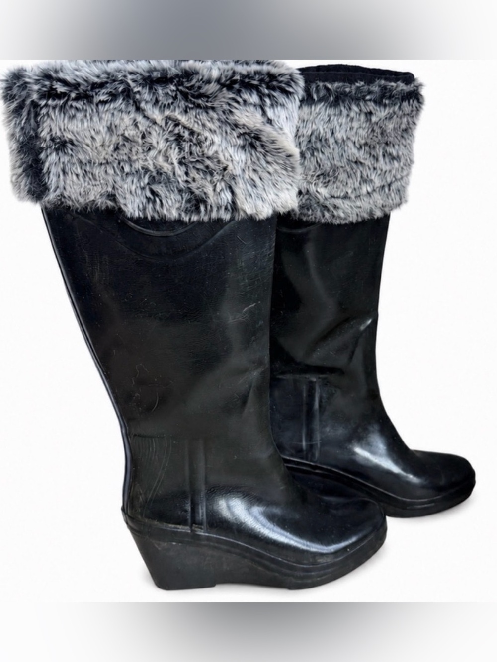 HUNTER Rare Tall Wedge Rain Boots with Removable Gray Faux Fur Cuff Insert